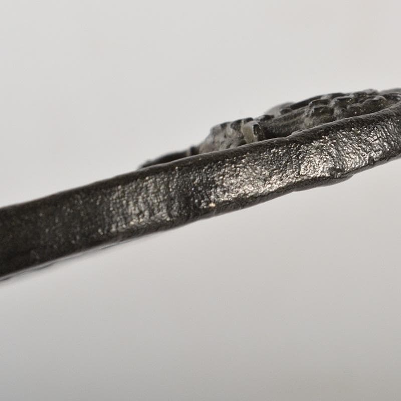 武具　刀装具　古鉄　達磨図　鍔　在銘　N　6404