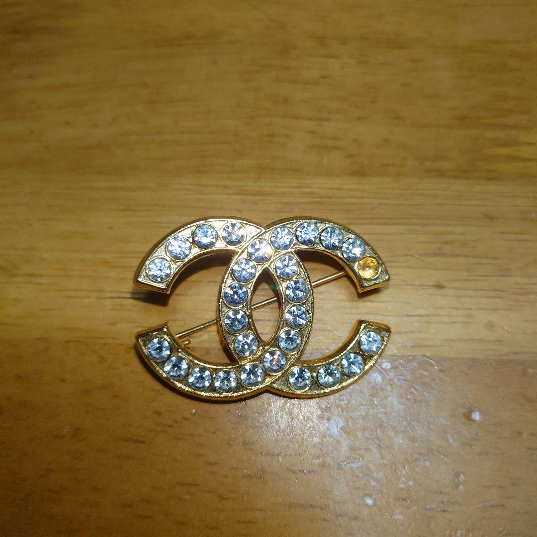 CHANEL CCロゴブローチ クリスタル装飾