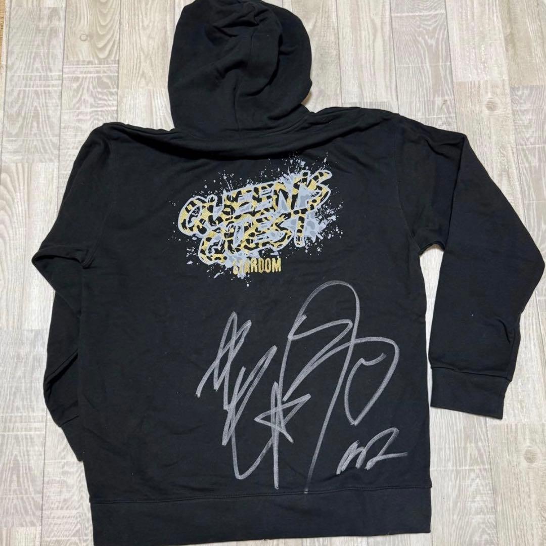 スターダム　渡辺桃　ジップパーカー　直筆サイン　黒