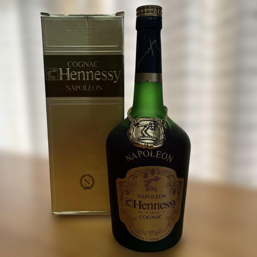 Hennessy Napoleon Cognac 箱入り