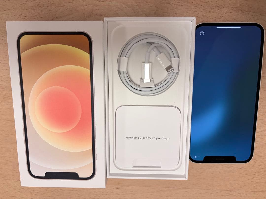 Apple iPhone12 64GB ホワイト　本体　simフリー　値下げ不可