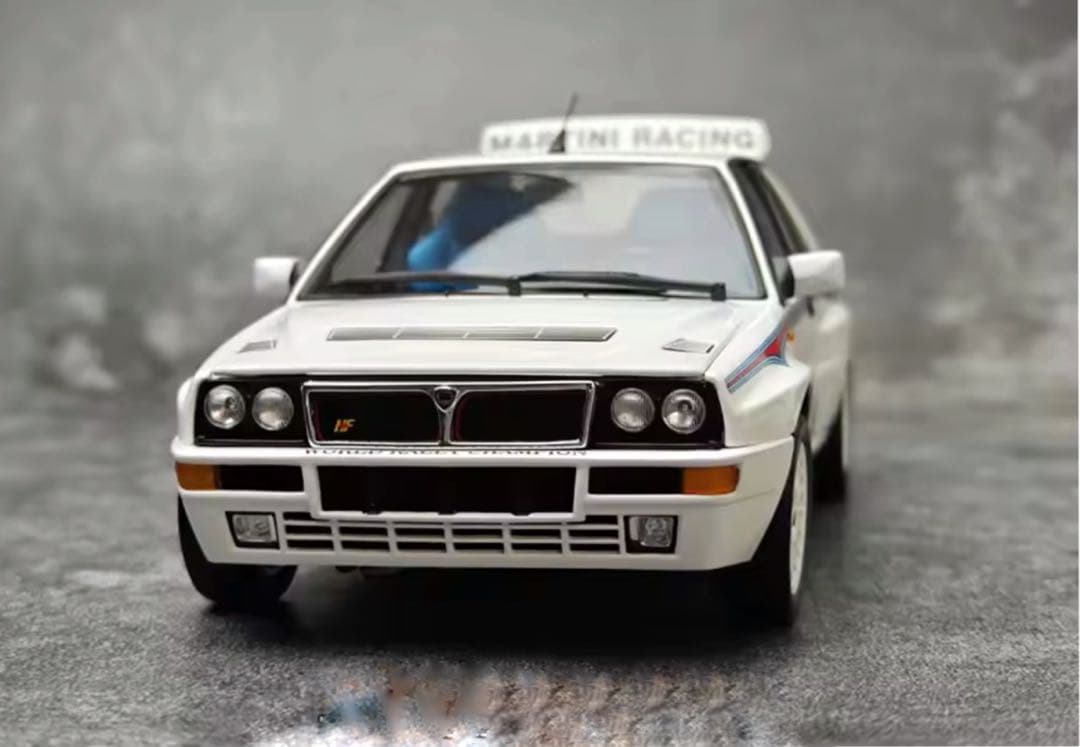 Lancia Integrale Martini Racing1/18モデル