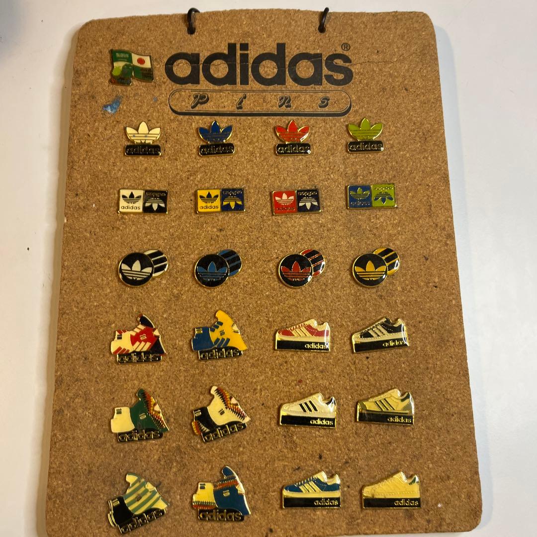 old adidas ヴィンテージ　ピンバッジ　24個
