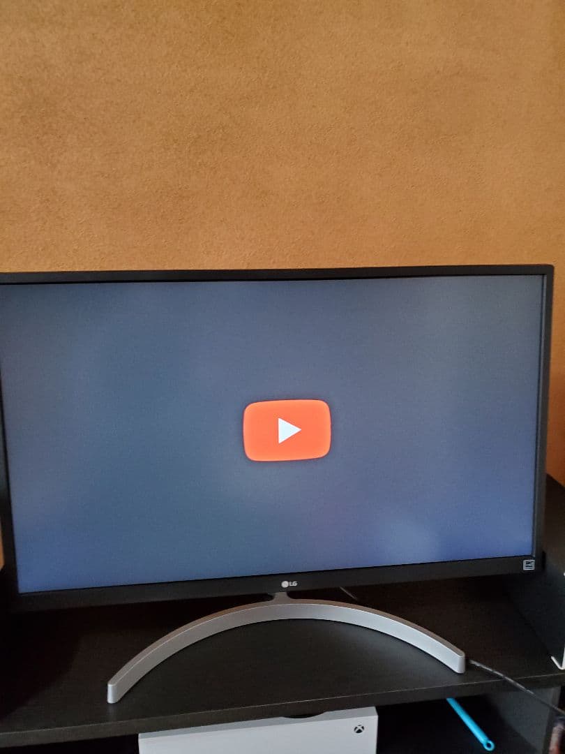 LG 27UL500-W (4K 60FPS) IPSパネル