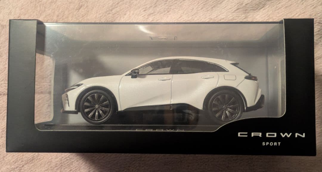 トヨタ CROWN SPORT ミニカー ホワイト