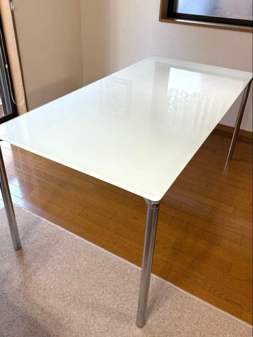 フリッツハンセン Fritz Hansen プラーノ ダイニングテーブル