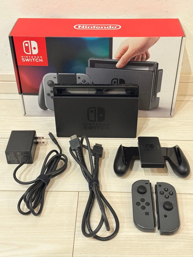 Nintendo Switch 本体 / Joy-Con(LR) グレー