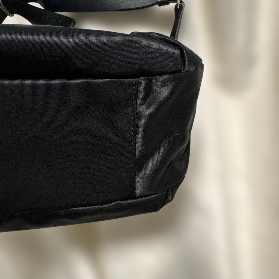 ほぼ未使用ラシット三層構造整理整頓メタルロゴ2way