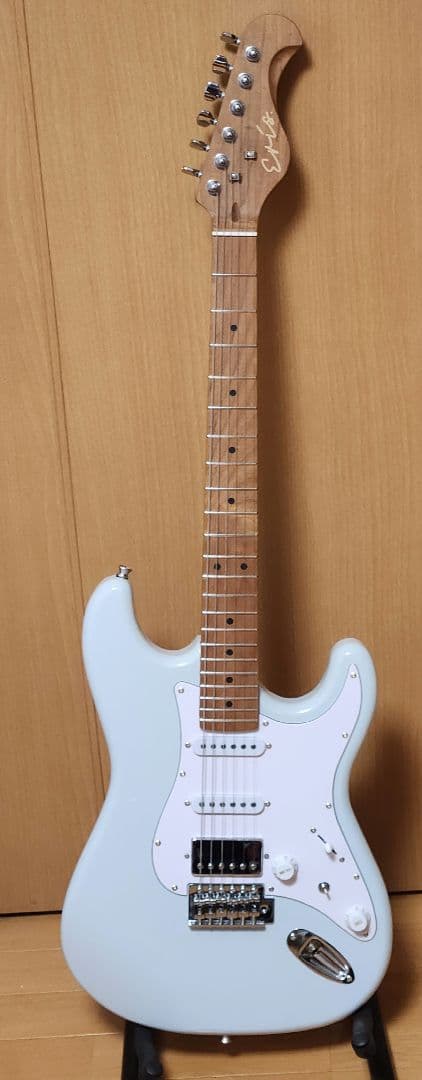 Eris. Nestia airy blue エレキギター