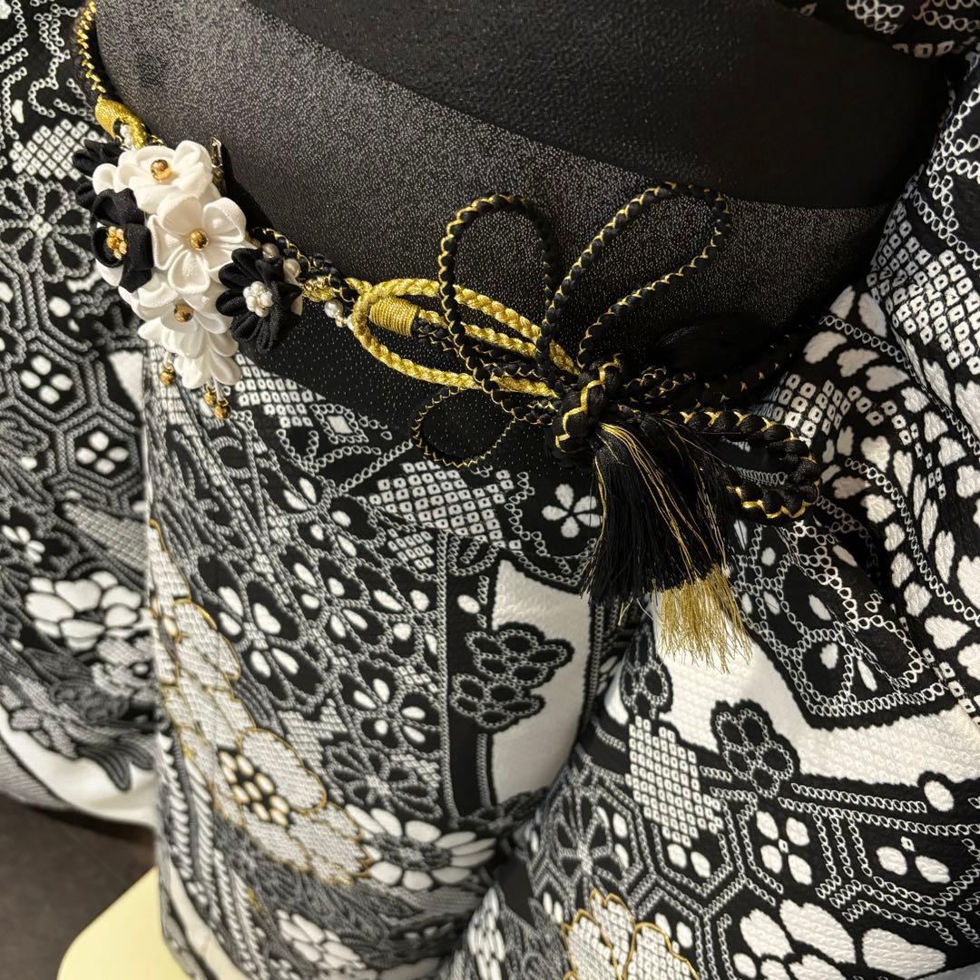 美品　総絞り　作家物　白黒　花模様　金彩　逸品　振袖　フルセット 振り袖