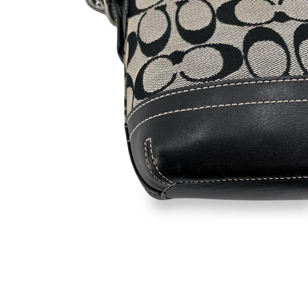 バッグ Y2K COACH Signature Tassel Shoulder Bag