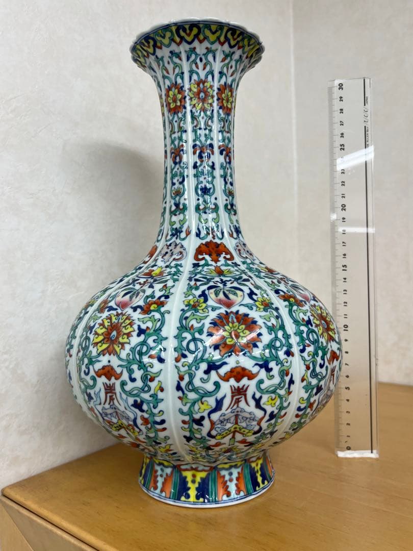 中国清乾隆年製銘斗彩八宝紋瓶官窯アンティーク唐物　骨董古美術江戸コレクション青磁