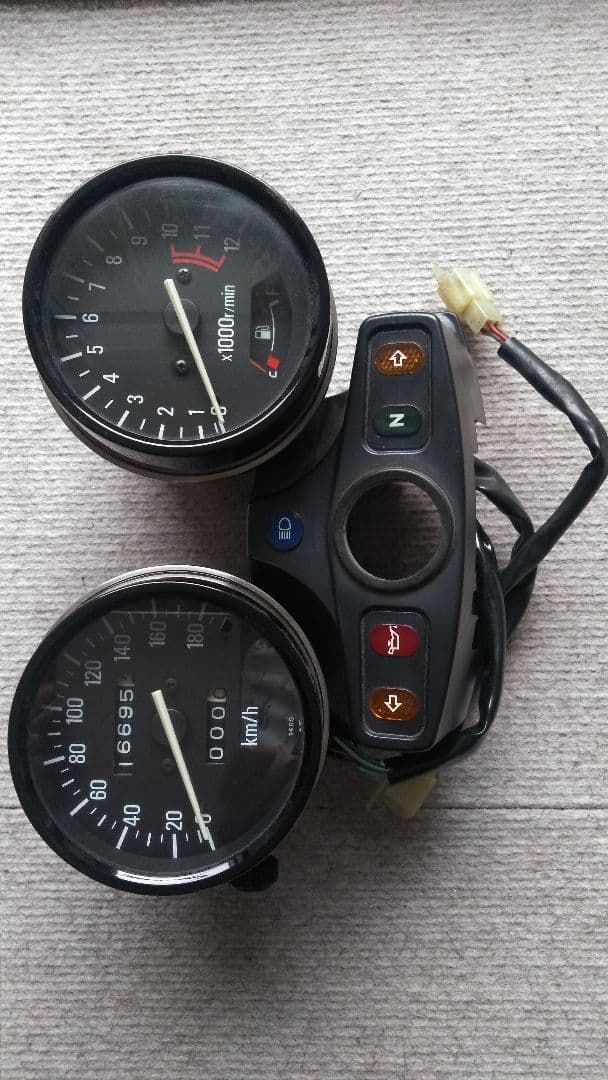 ゼファー750　純正スピードメーター　タコメーター　インジケーター