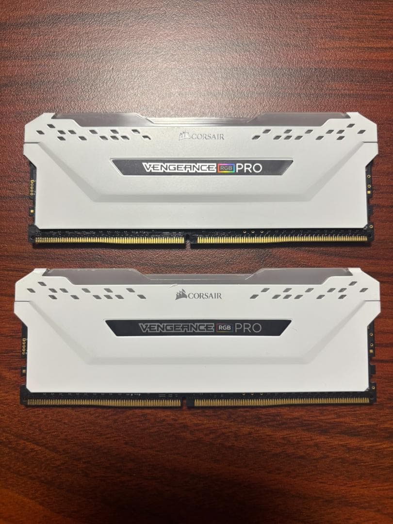 メモリー CORSAIR VENGEANCE PRO 8GB x 2 3200MHz