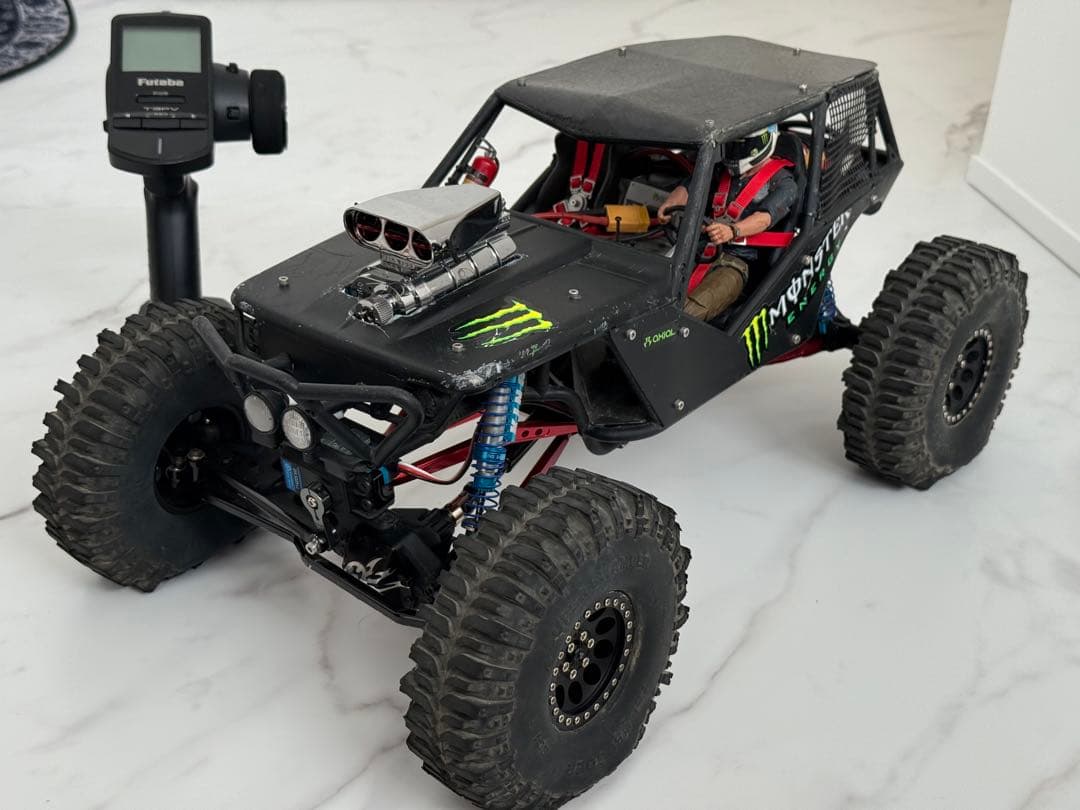 axial wraith レイス スーパーチャージャー付き+ 新品カスタムパーツ
