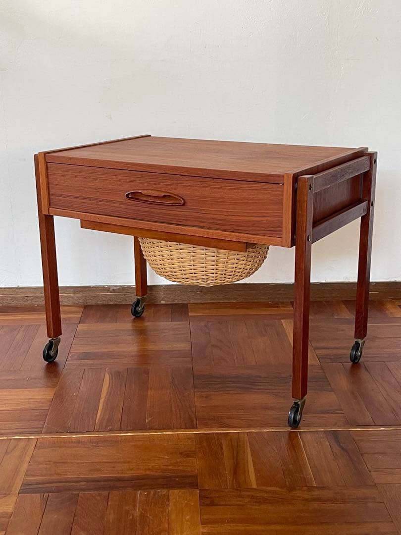 北欧 デンマーク ヴィンテージ チーク オイルフィニッシュ ソーイング ワゴン