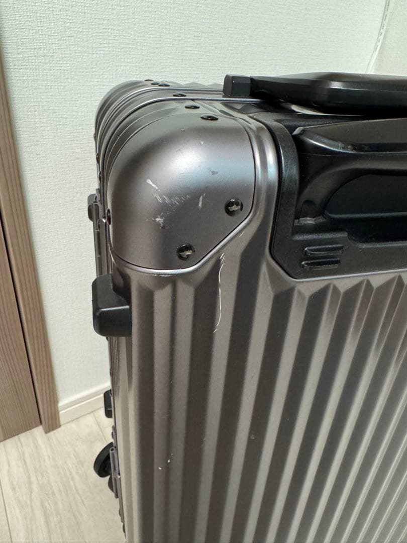 メルセデスベンツ　AMG 32リットル　キャリーケース　中古品