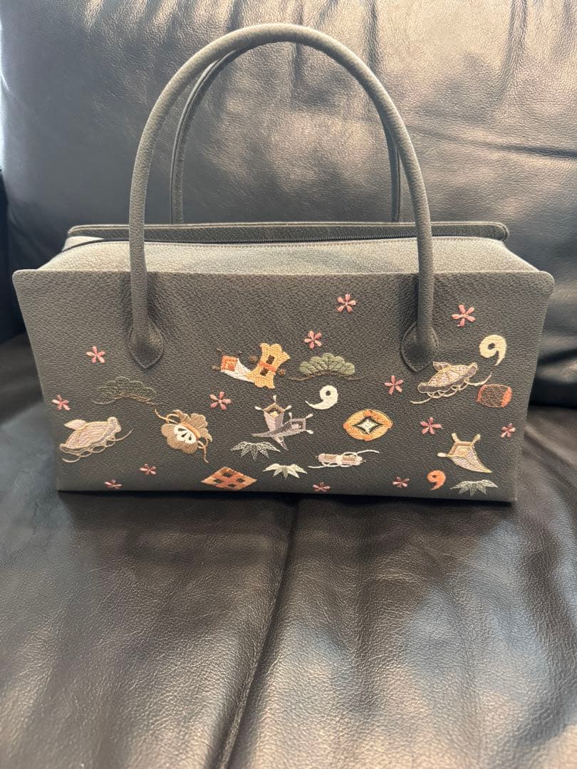 刺繍付きグレー和装用バッグ