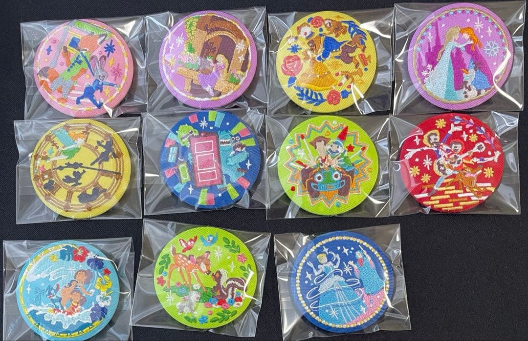 ディズニー　刺繍缶バッジ