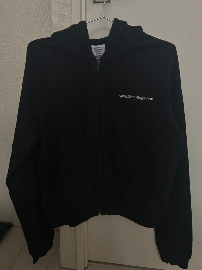 トップス vetements freehugs hoodie
