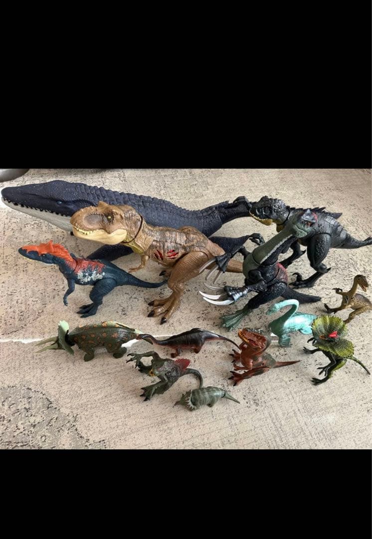 恐竜フィギュアセット 13体　マテル
