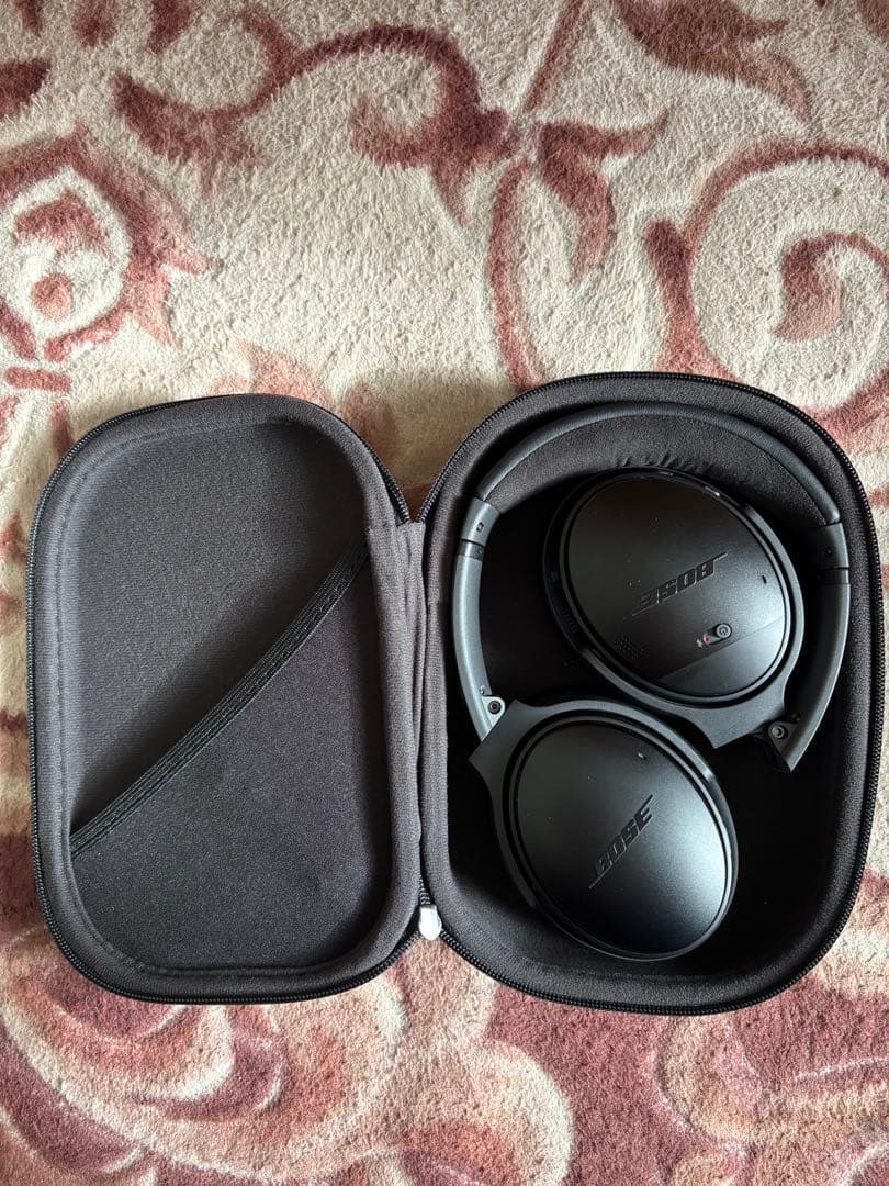 Bose ワイヤレスヘッドホン 専用ケース付き