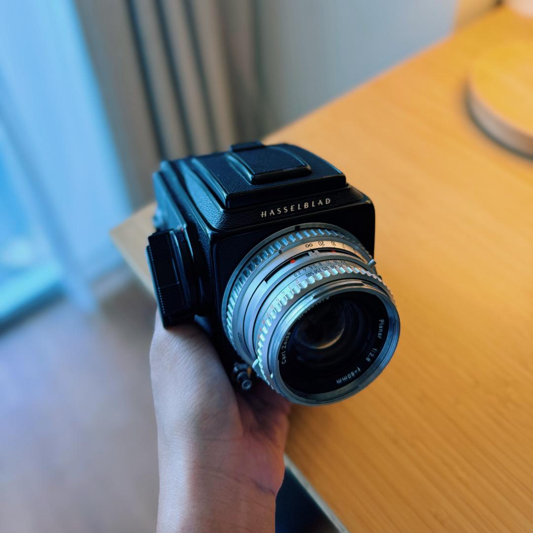 フィルムカメラ Hasselblad 500C/M + Carl Zeiss 80mm 2.8