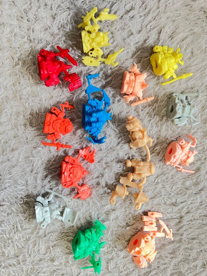 ガンプラ　ガン消し　ロボットプラモデルパーツセット 多色　まとめ売り