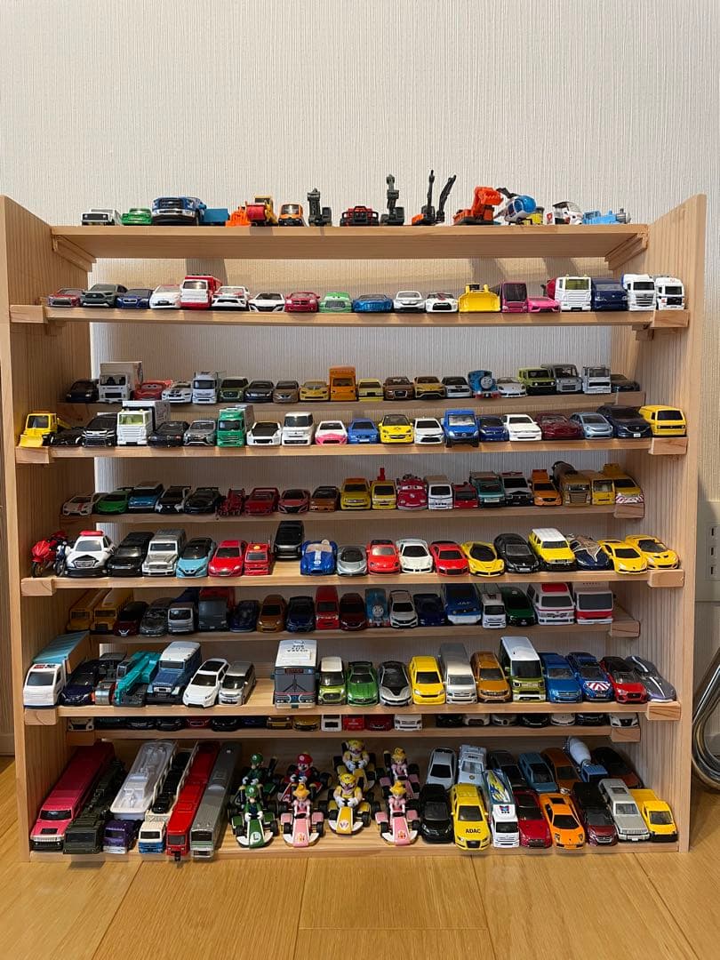 トミカなど　約200台　棚付き