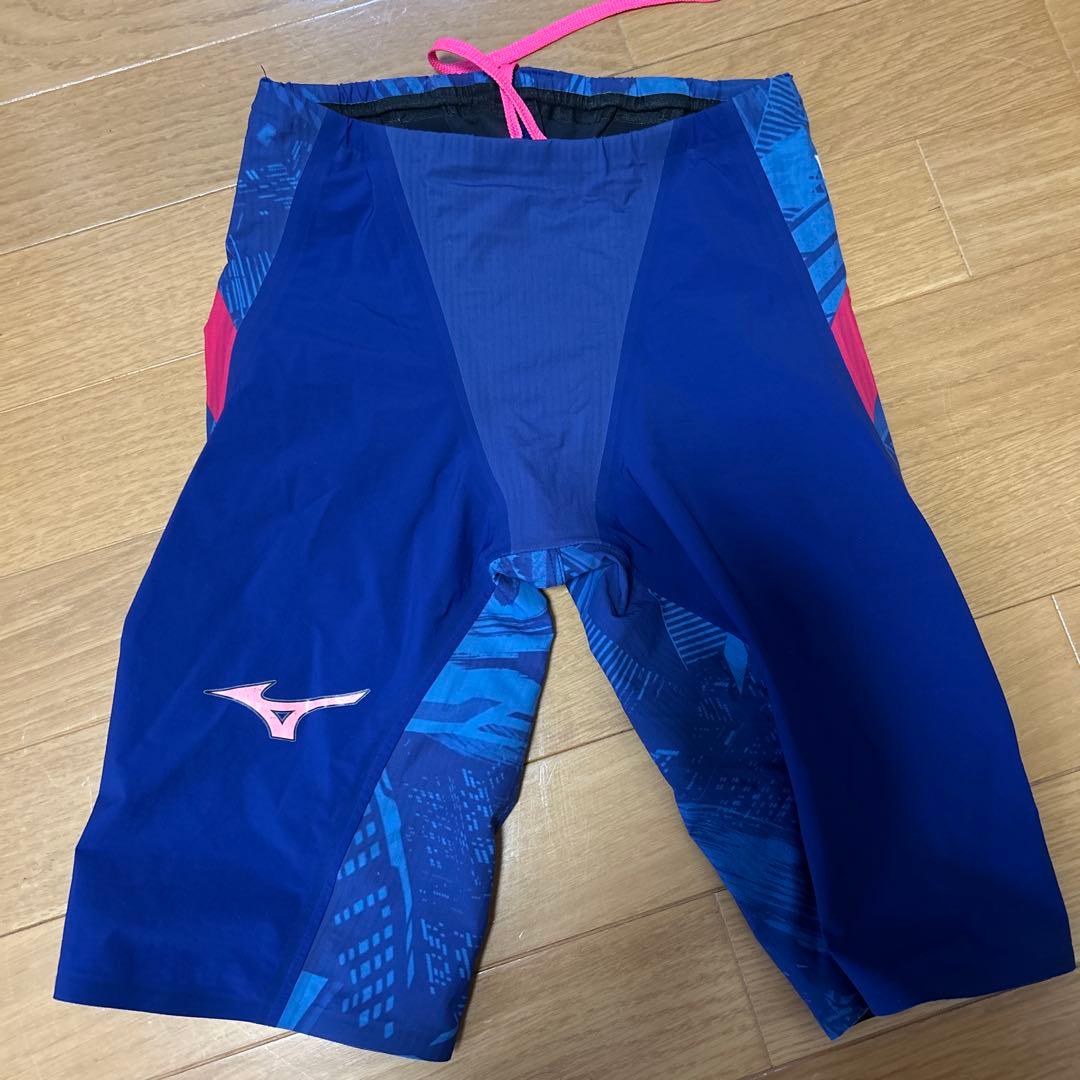 Mizuno 競泳水着 青・赤 グラフィック