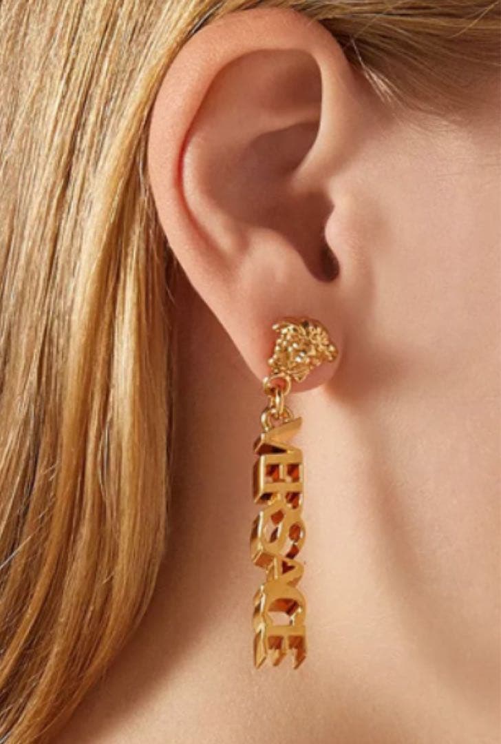 VERSACE ゴールド ロゴピアス