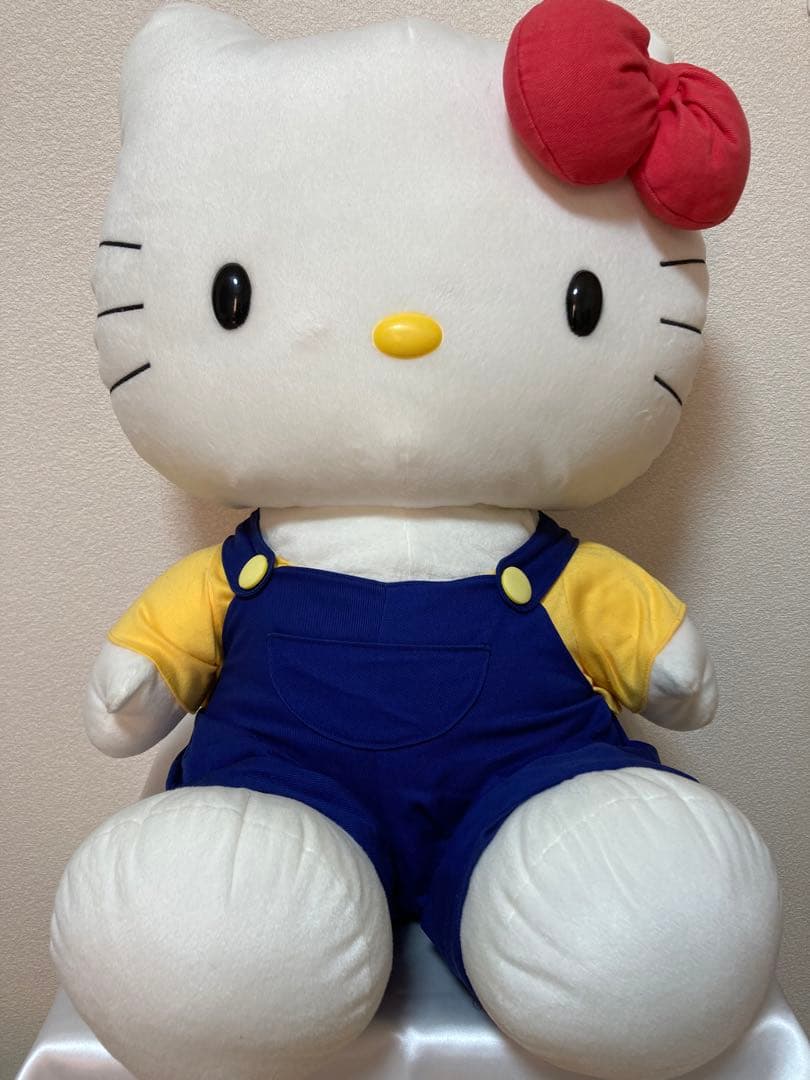 【特大】キティちゃん　ぬいぐるみ