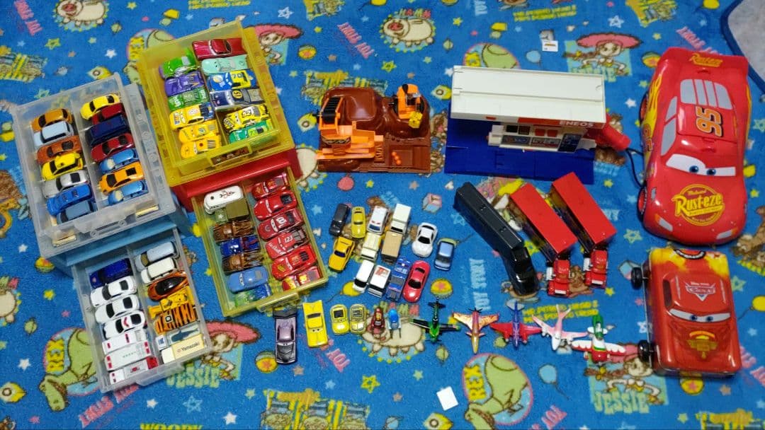トミカ　カーズ　プレーンズ　セット