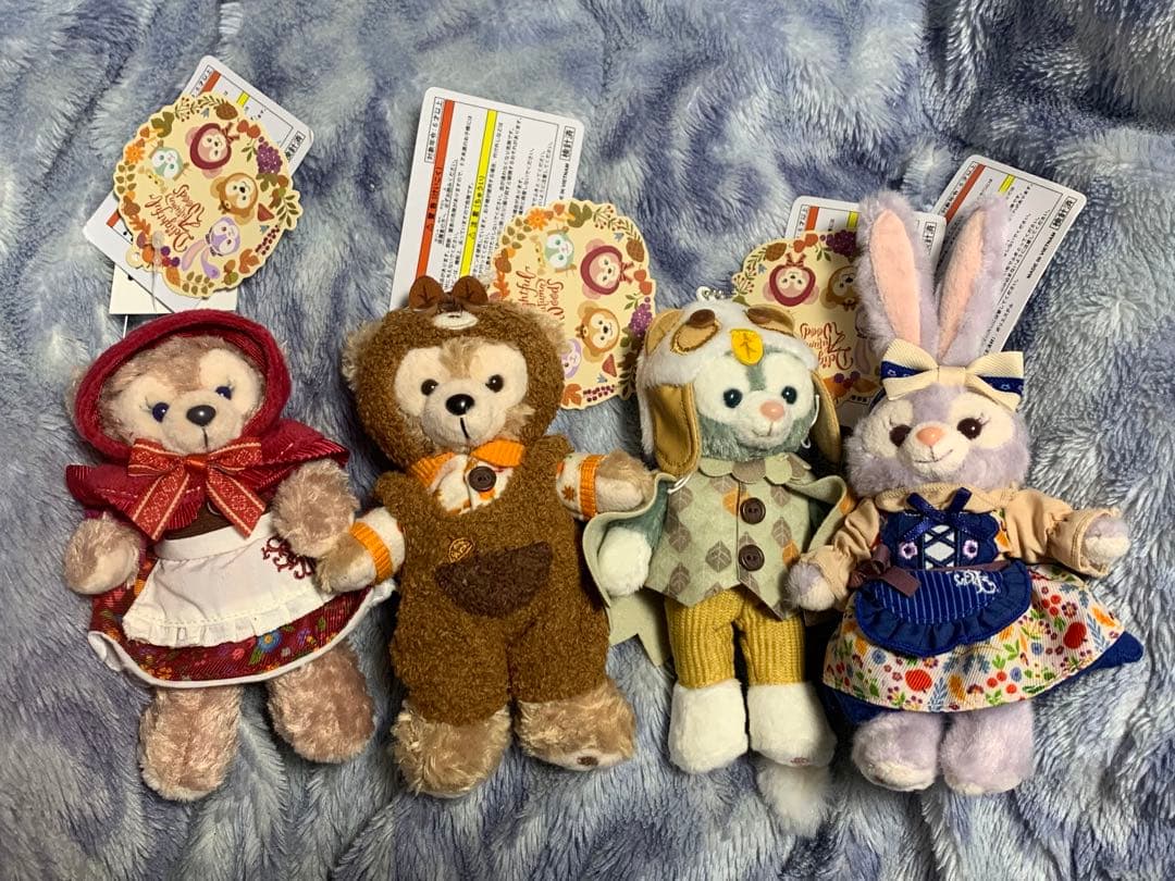 新品未使用2019年 ダッフィーたちの秋のぼうけん ぬいぐるみバッジ 4点まとめ