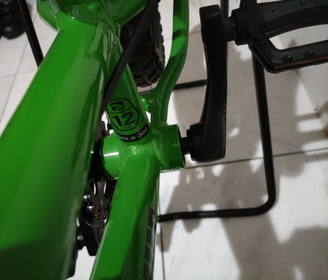 落馬の王子　ヨツバサイクル　幼児用自転車 12インチ 緑オレンジ 補助輪付