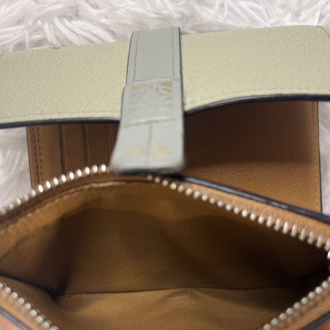 LOEWE ロエベ　バーティカルウォレット　三つ折り財布　アナグラム　グリーン