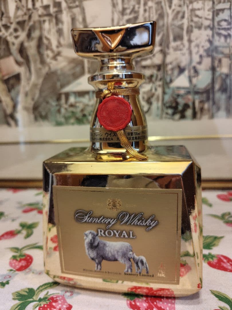 美品　サントリー　ローヤル　古酒　ゴールドラベル　干支　羊　モデル　記念ボトル