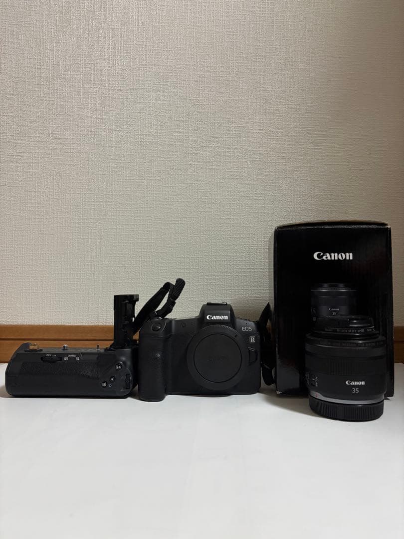 Canon EOS Rバッテリーグリップ Canon35mm F値1.8