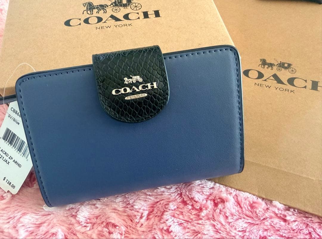 COACH ネイビー 二つ折り財布新品 プレゼントに♡