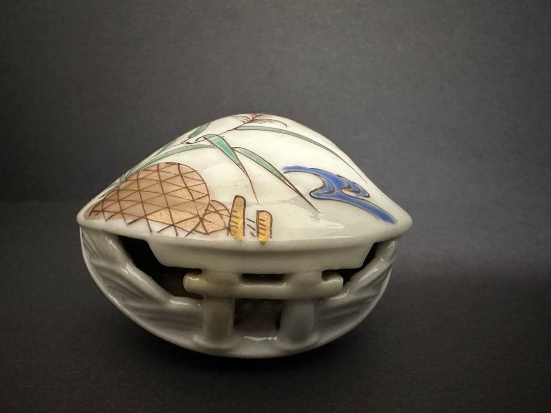【根付(netsuke)】陶器　色絵烏葦蛇籠文蛤龍宮根付　江戸時代