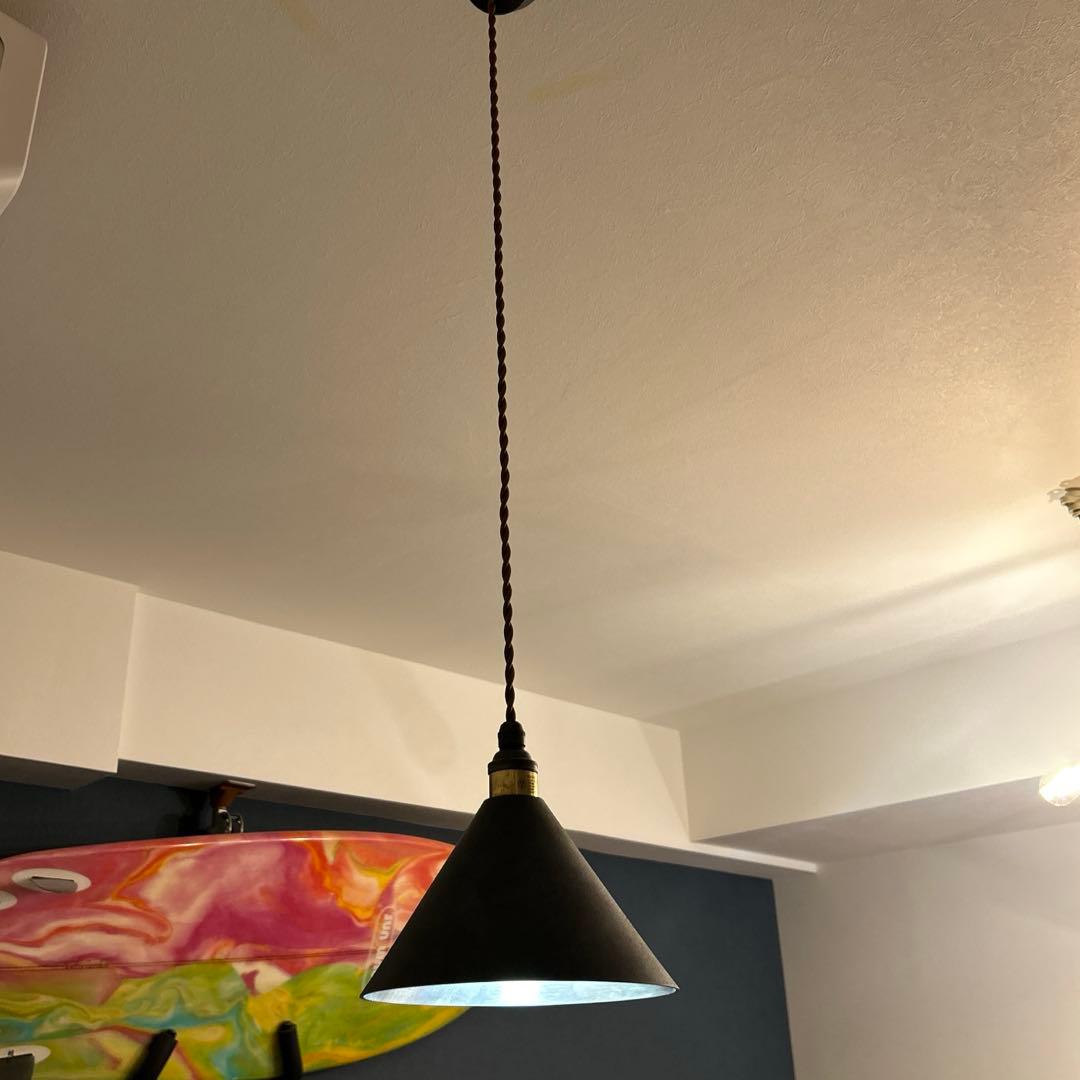 FUTAGAMI ペンダントランプ『鋳肌』 円錐 / 黒ムラ