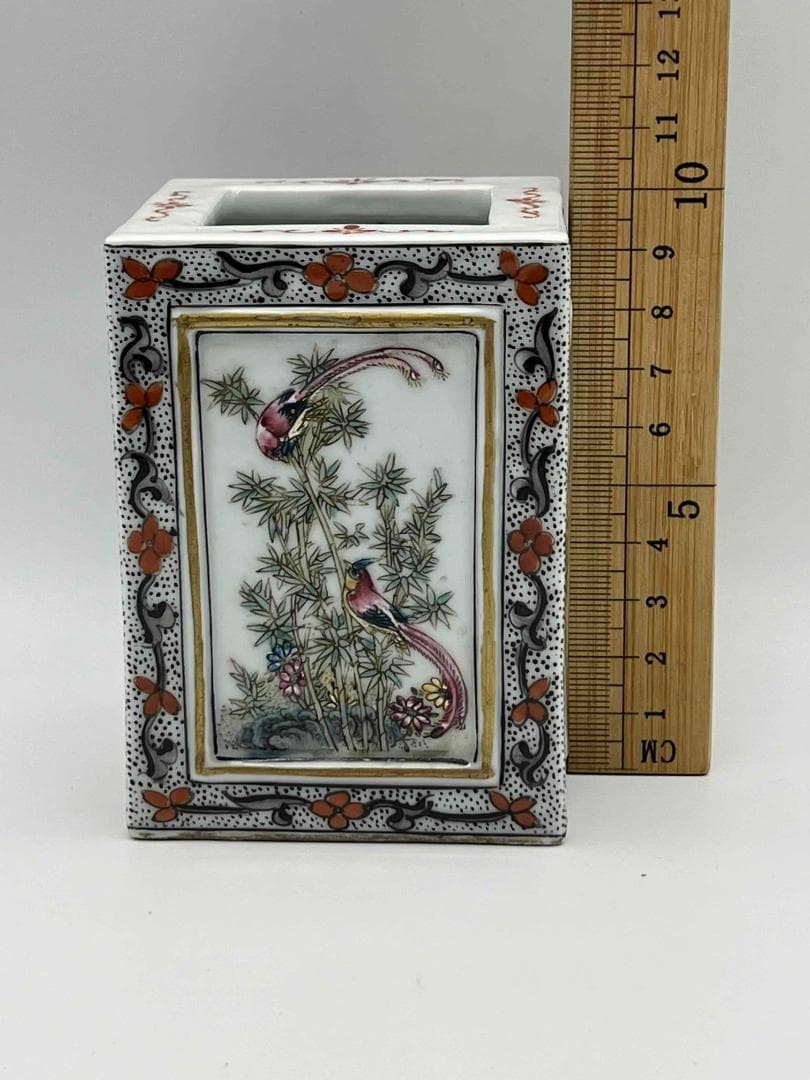 清道光時代 【大清道光年製】在銘 粉彩 琺瑯彩金彩錦雞墨彩詩文筆筒(E-70)