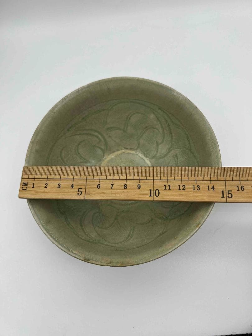 宋時代　青磁　耀州窯刻花碗　鉢　茶碗　唐物　古賞物　時代物(C-77)