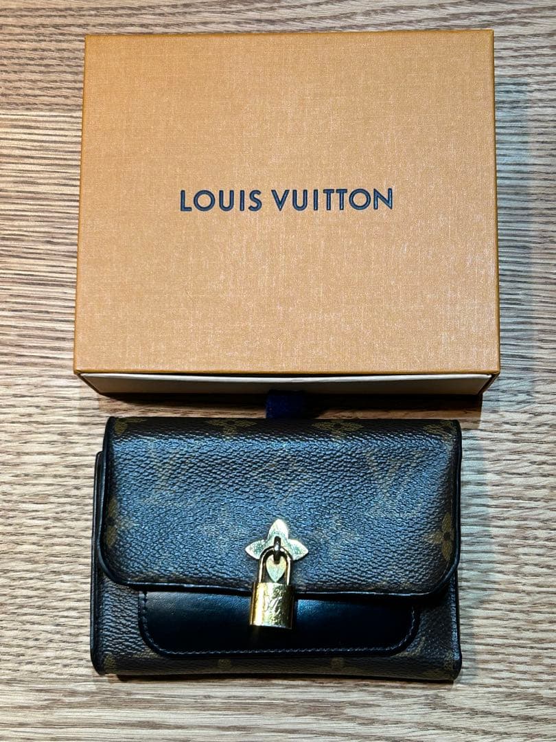 【1/3日まで】LOUIS VUITTON モノグラム 二つ折り財布
