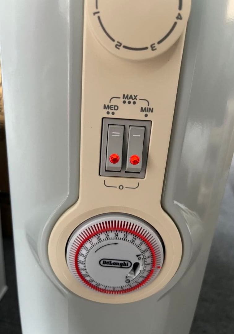 デロンギ オイルヒーター JR0812-CR+TH300R未使用品