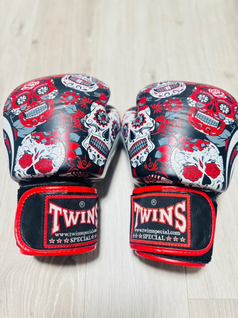 TWINS ボクシンググローブ スカルデザイン