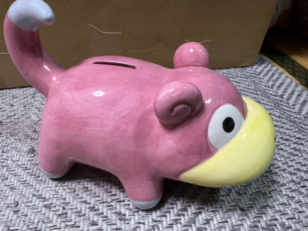 ポケモンセンター限定　ヤドン貯金箱