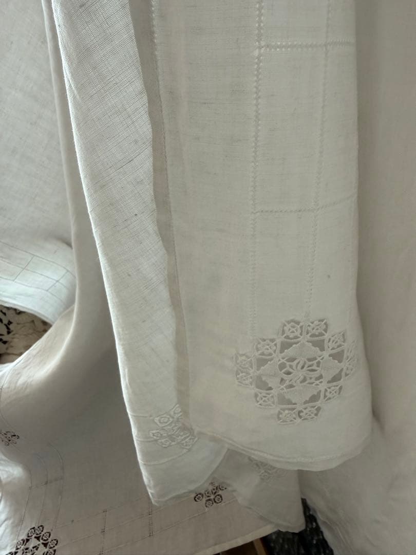 フランスアンティークஐ⋆*ホワイトリネンの素敵な刺繍クロスஐ⋆*