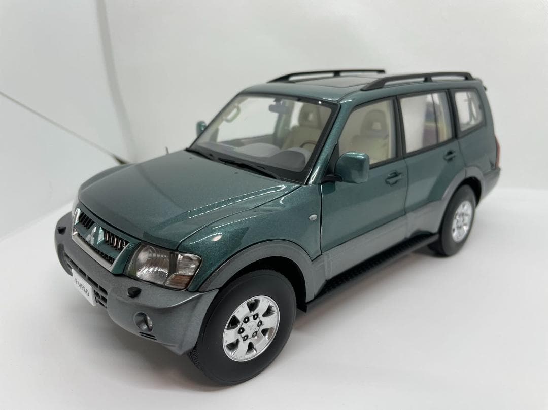 203-010 YC MODEL 1/18 三菱 パジェロ グリーン