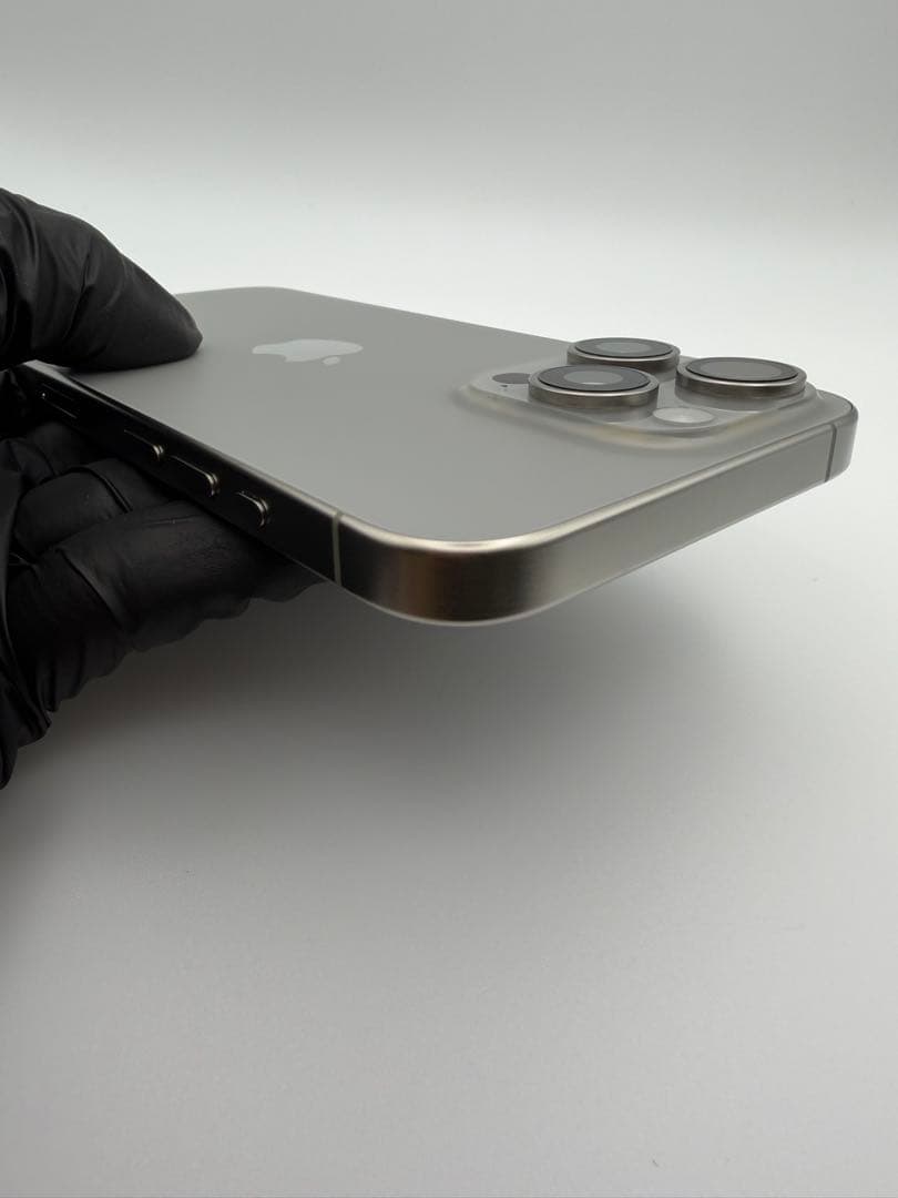 【美品】iPhone 15 Pro Max 256GB 国内版SIMフリー